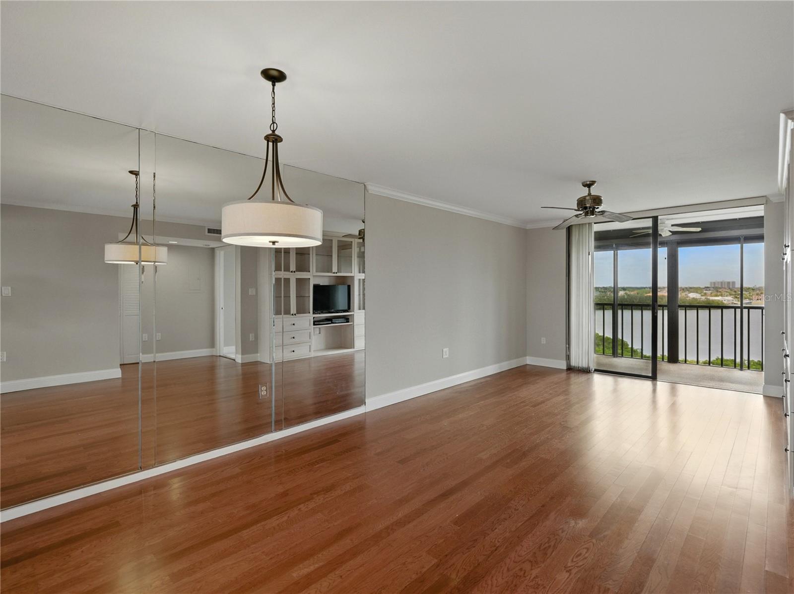 Image 12 of 47 For 1332 Pasadena Avenue S 503