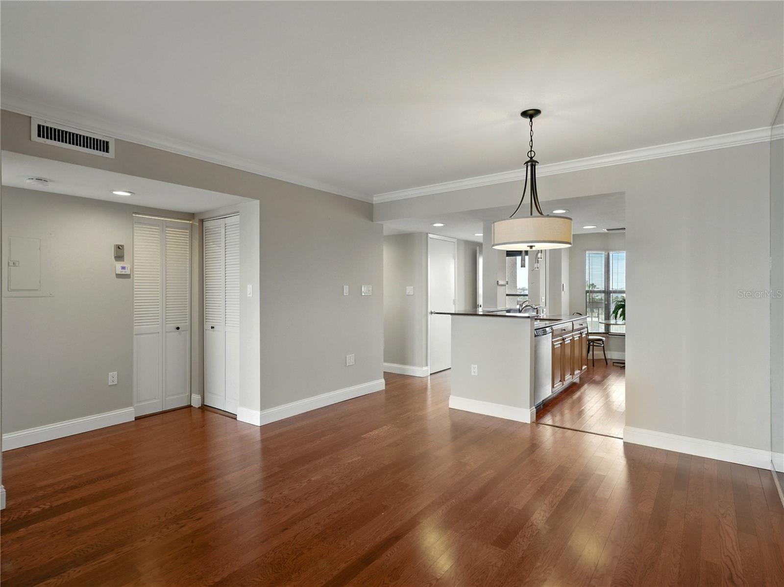 Image 14 of 47 For 1332 Pasadena Avenue S 503
