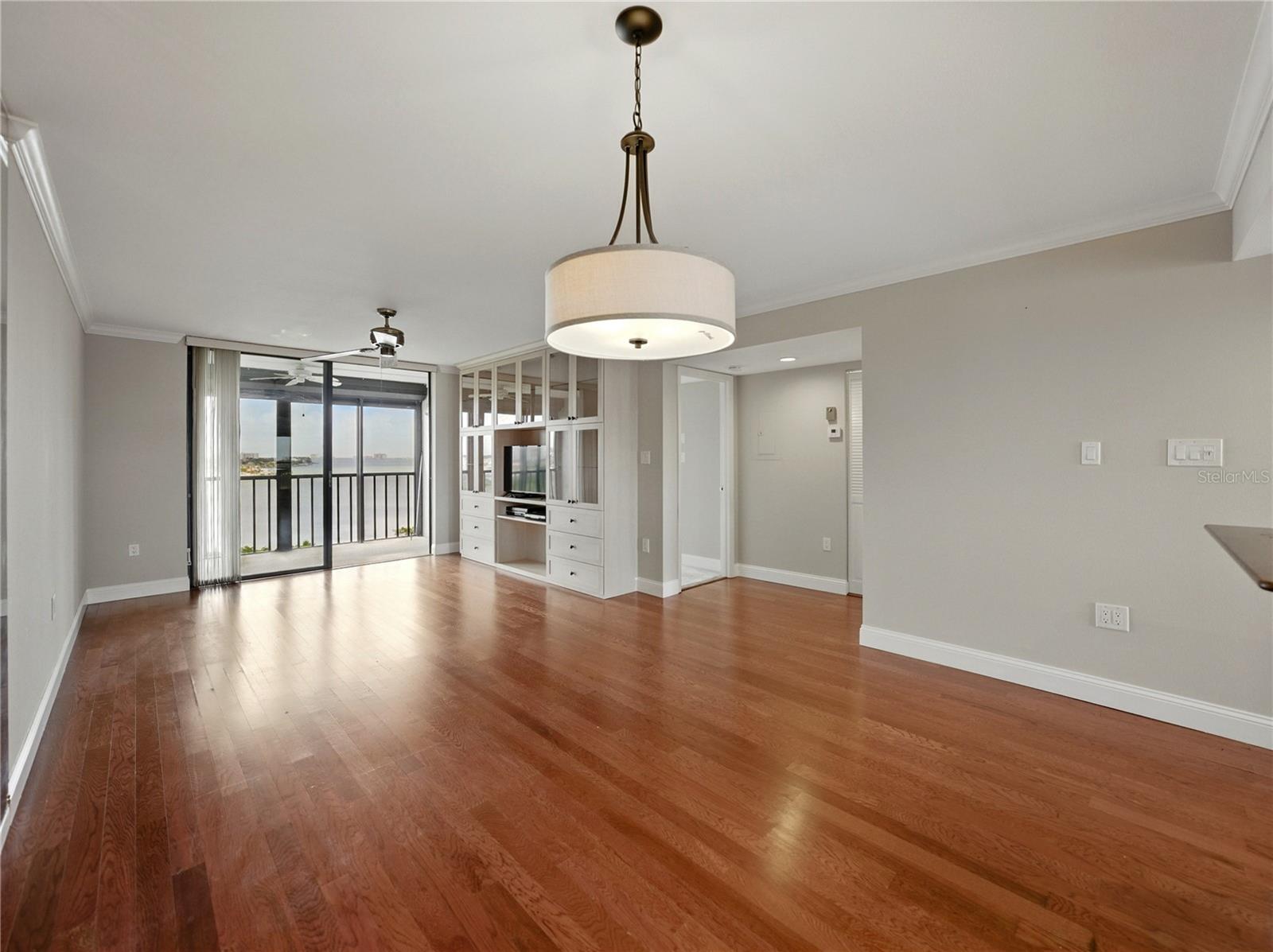 Image 15 of 47 For 1332 Pasadena Avenue S 503