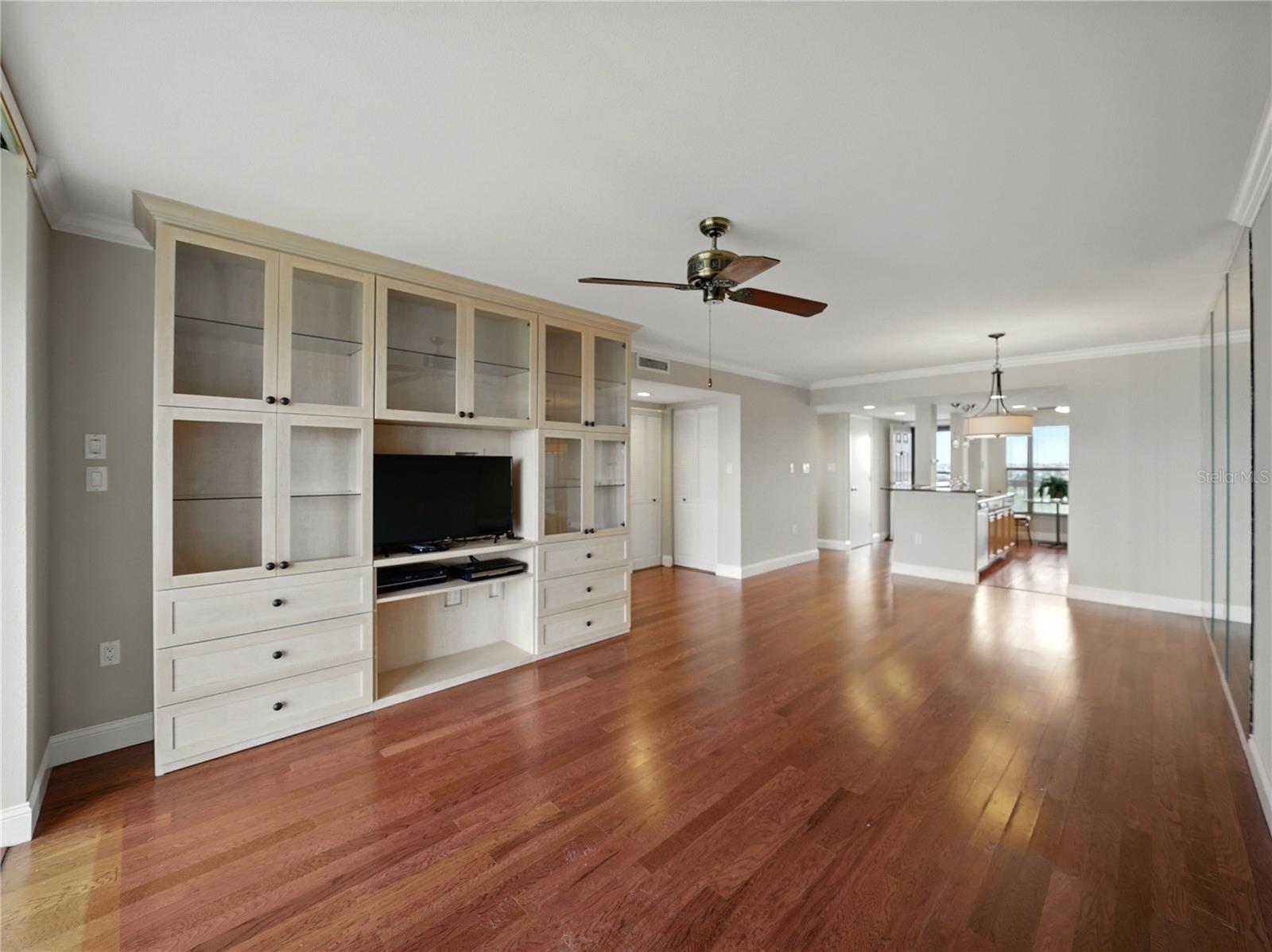 Image 17 of 47 For 1332 Pasadena Avenue S 503