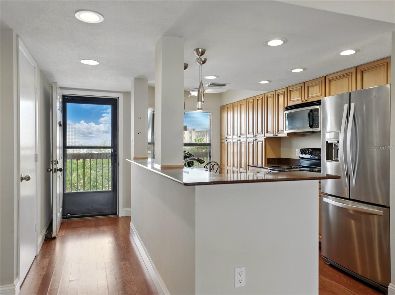 Image 9 of 47 For 1332 Pasadena Avenue S 503