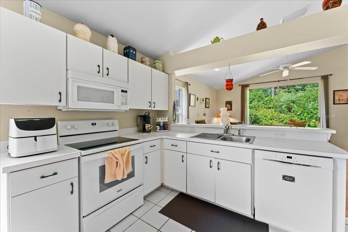 Image 13 of 48 For 7235 Sharpsburg Boulevard