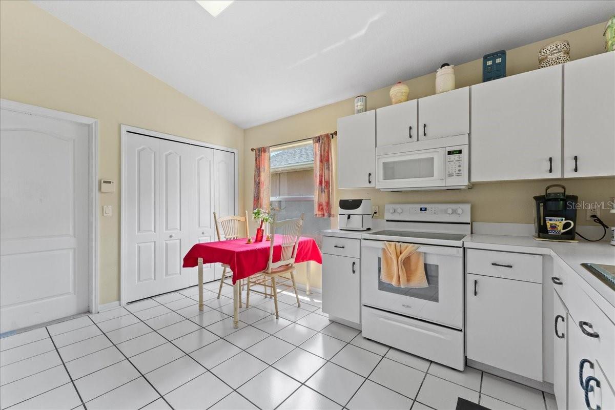 Image 14 of 48 For 7235 Sharpsburg Boulevard
