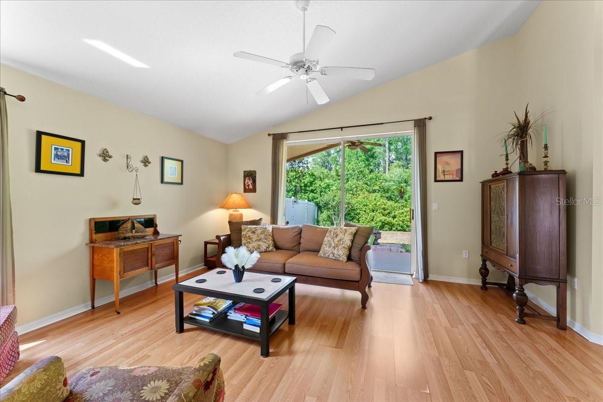Image 20 of 48 For 7235 Sharpsburg Boulevard