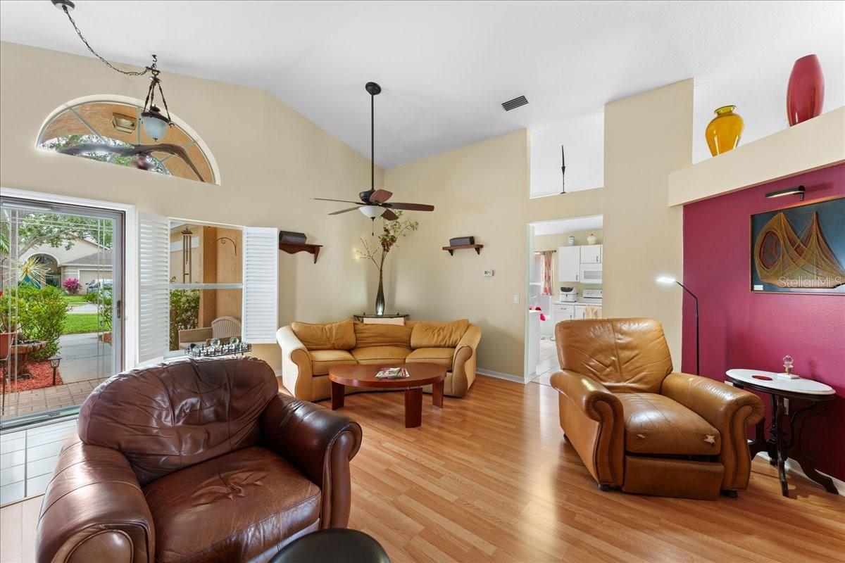 Image 9 of 48 For 7235 Sharpsburg Boulevard
