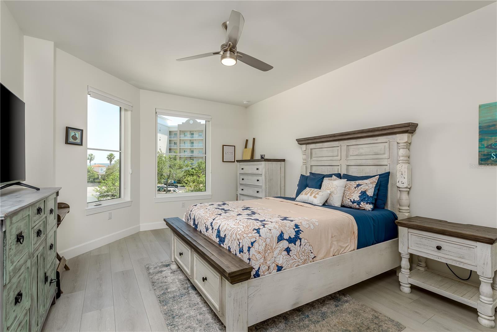 Image 13 of 43 For 231 2nd Street S 201