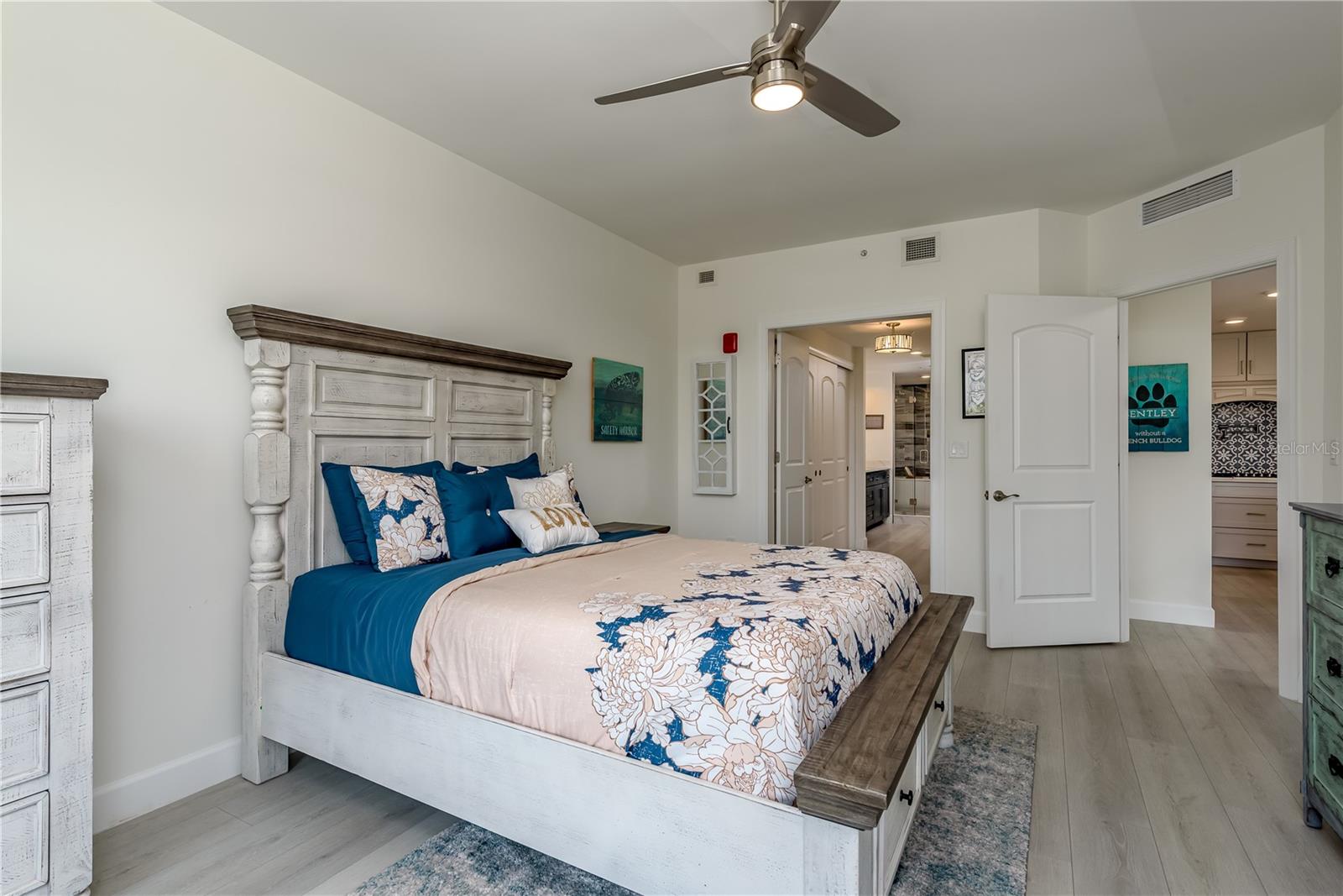 Image 15 of 43 For 231 2nd Street S 201