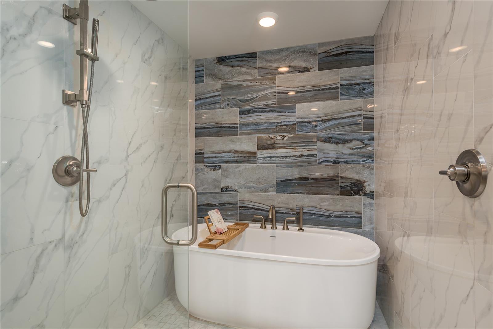 Image 18 of 43 For 231 2nd Street S 201