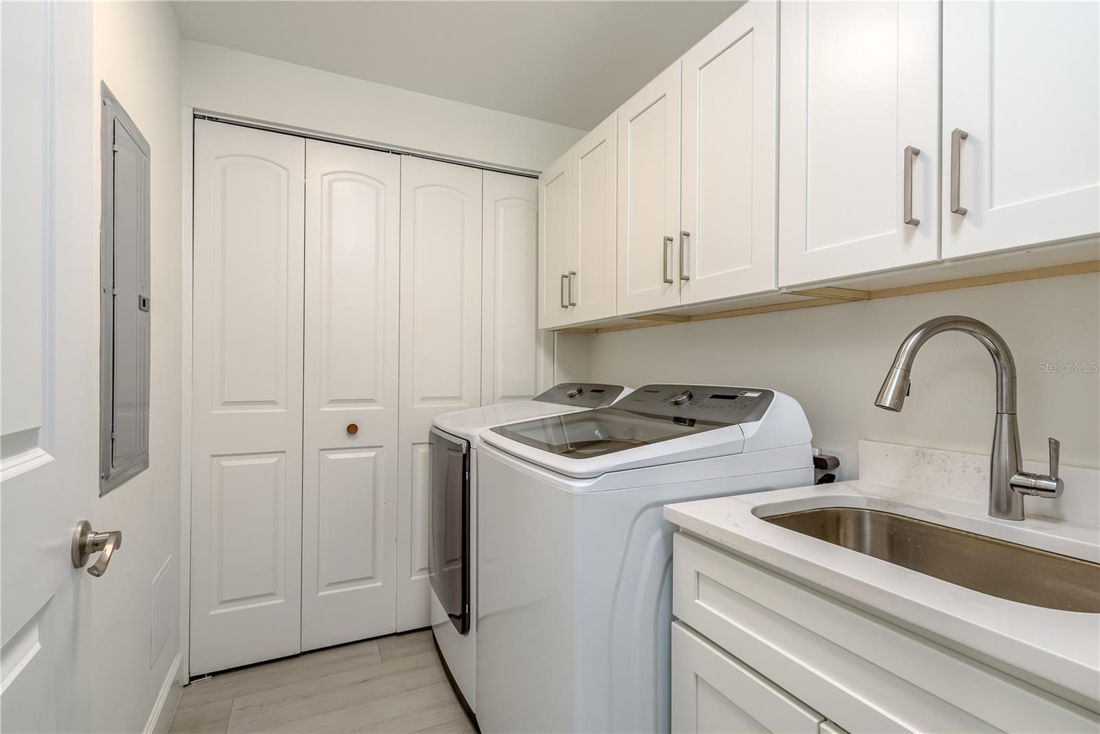 Image 22 of 43 For 231 2nd Street S 201