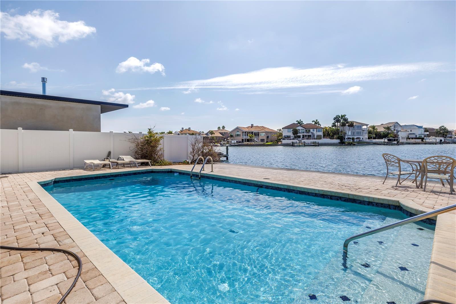 Image 10 of 18 For 2140 Dolphin Boulevard S