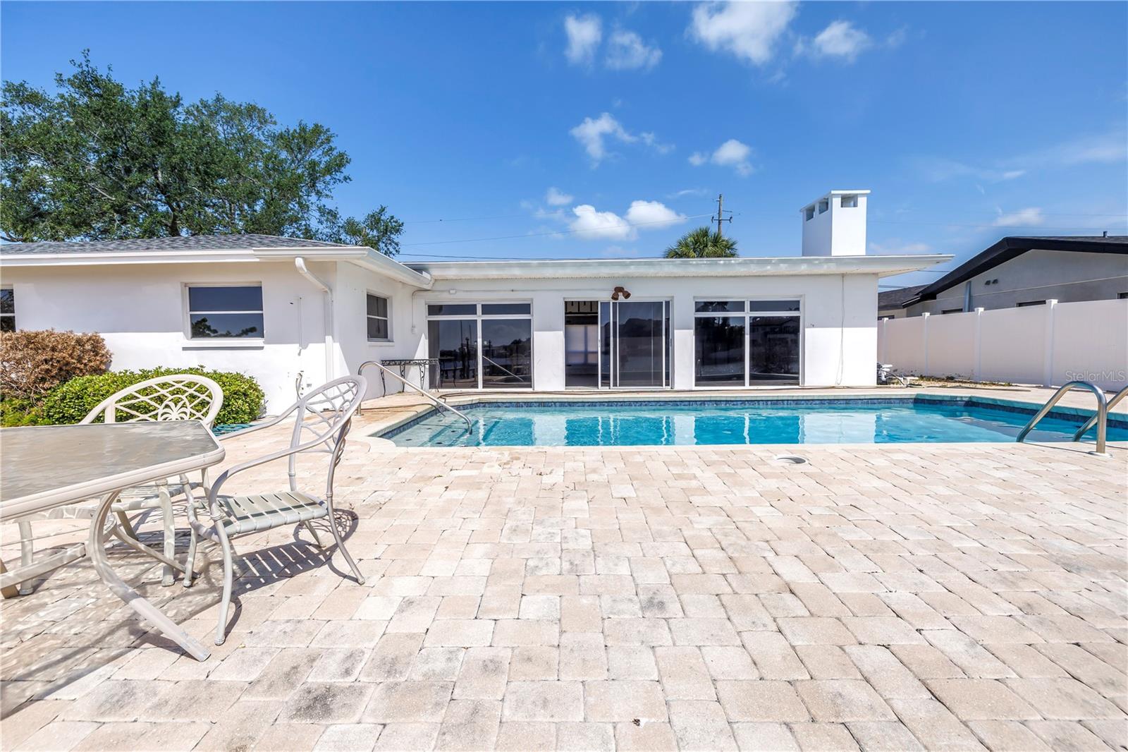 Image 11 of 18 For 2140 Dolphin Boulevard S