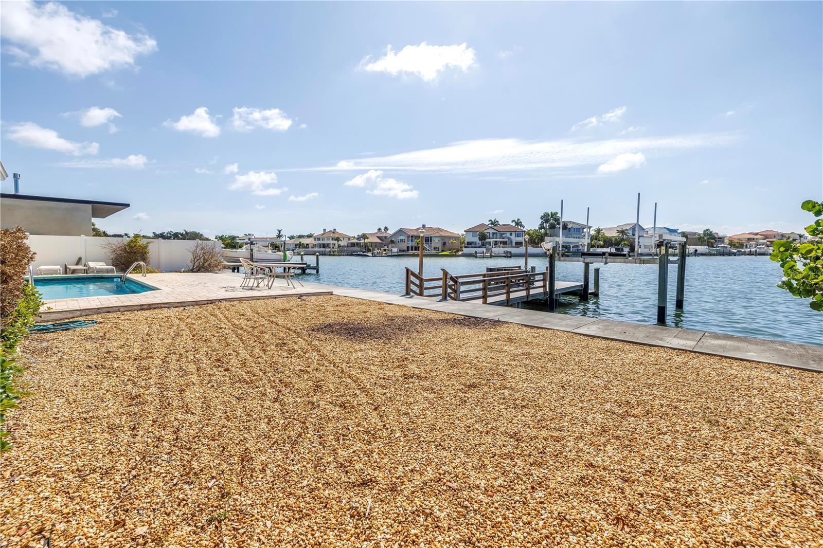 Image 12 of 18 For 2140 Dolphin Boulevard S