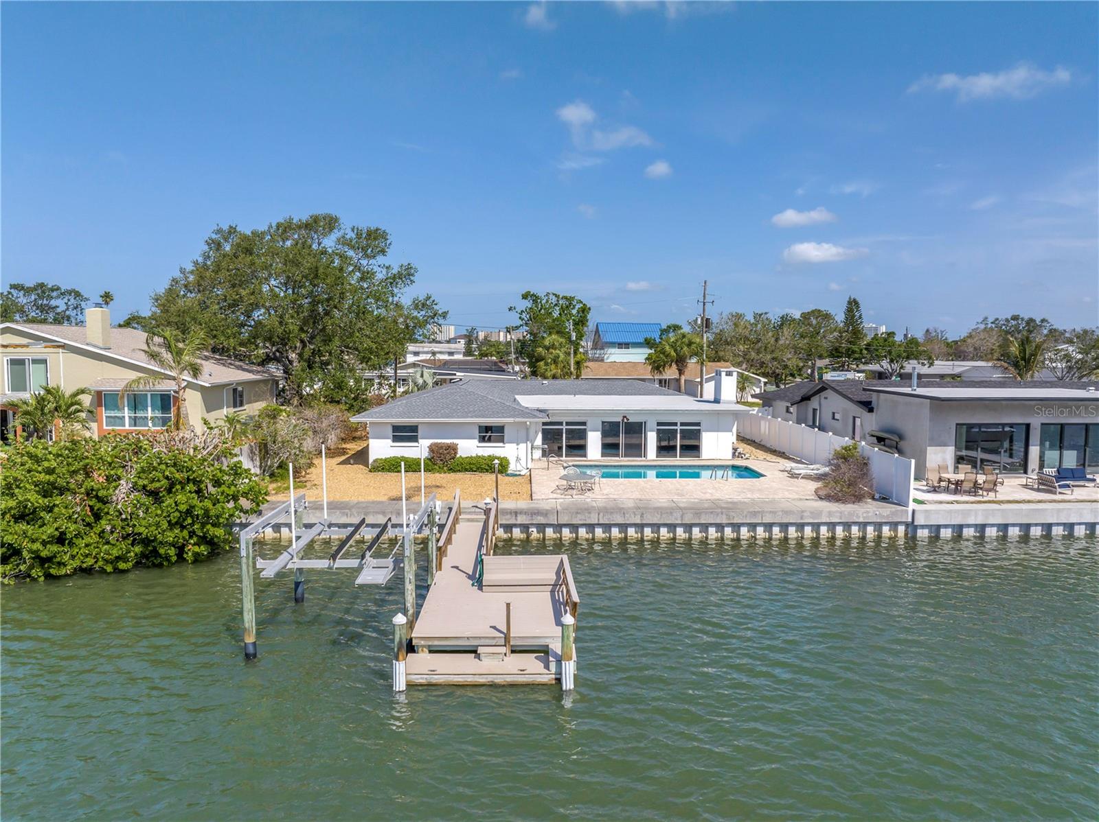 Image 16 of 18 For 2140 Dolphin Boulevard S