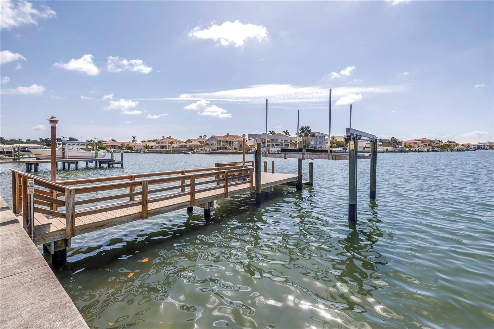 Image 6 of 18 For 2140 Dolphin Boulevard S