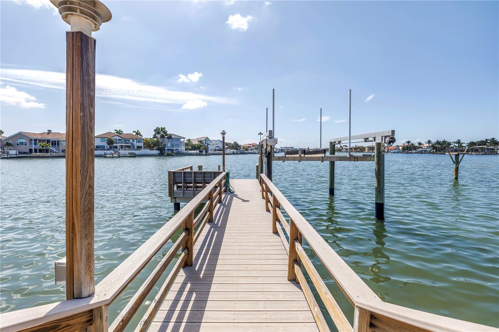 Image 7 of 18 For 2140 Dolphin Boulevard S