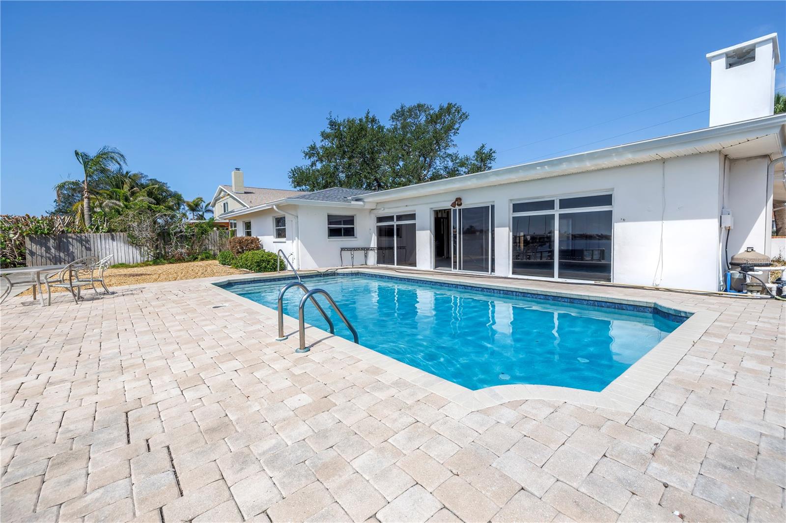 Image 8 of 18 For 2140 Dolphin Boulevard S
