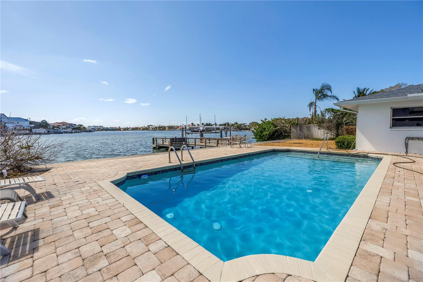 Image 9 of 18 For 2140 Dolphin Boulevard S