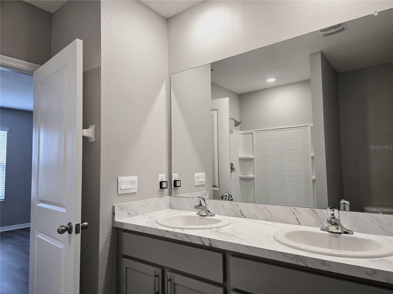 Image 16 of 25 For 16912 Trite Bend Street