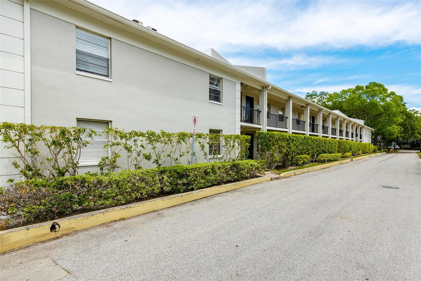 Image 2 of 32 For 5221 Bayshore Boulevard 11
