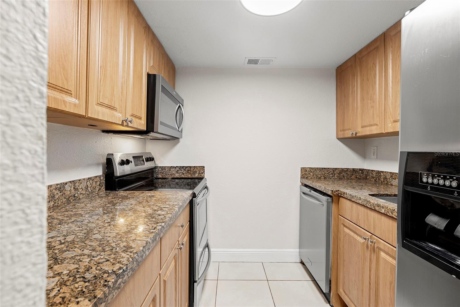 Image 23 of 32 For 5221 Bayshore Boulevard 11