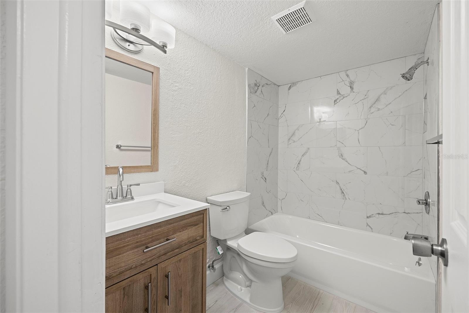Image 30 of 32 For 5221 Bayshore Boulevard 11