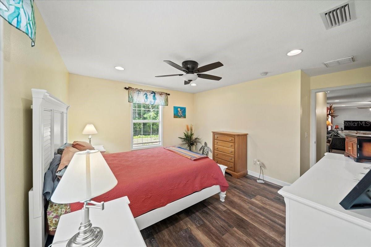 Image 33 of 48 For 41 Lake Link Circle Se