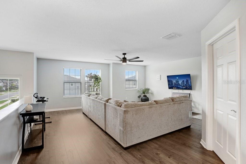 Image 17 of 54 For 10901 Sundrift Drive