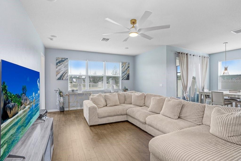 Image 37 of 54 For 10901 Sundrift Drive