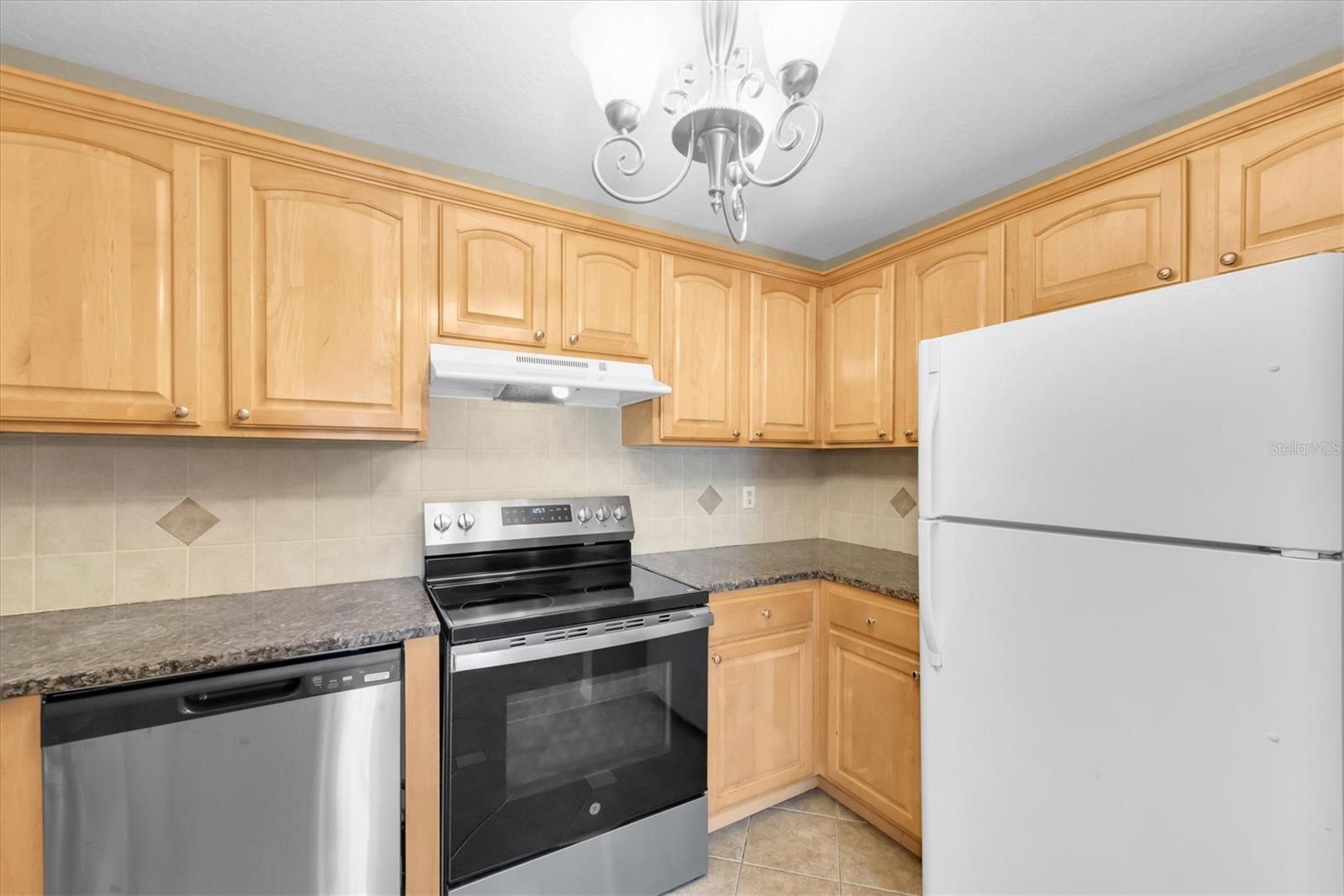 Image 13 of 44 For 6150 Gulfport Boulevard S 306