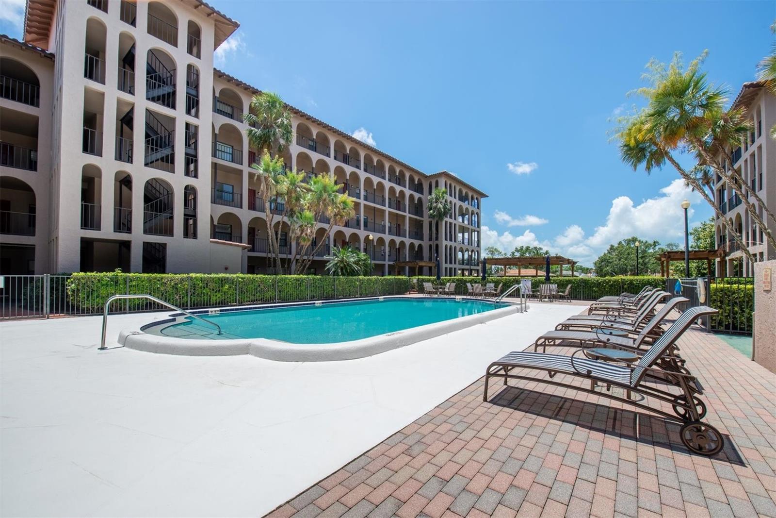 Image 29 of 44 For 6150 Gulfport Boulevard S 306