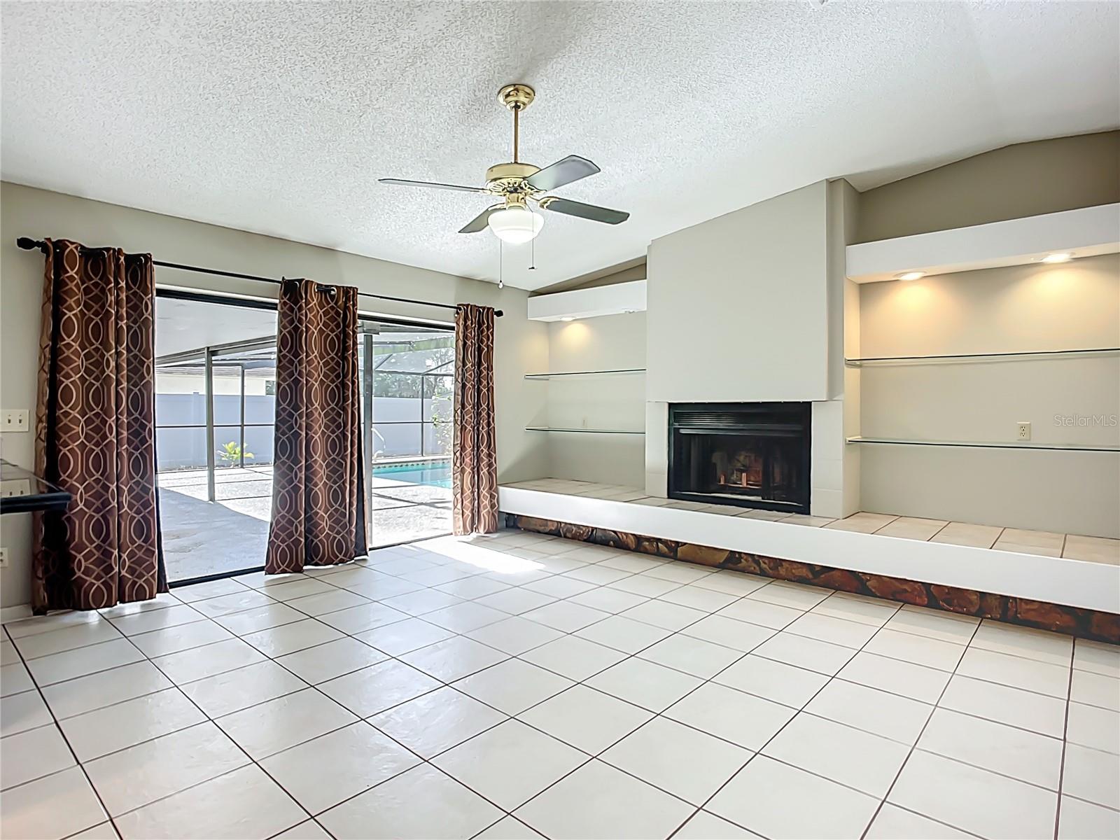 Image 15 of 33 For 1623 Carter Oaks Drive