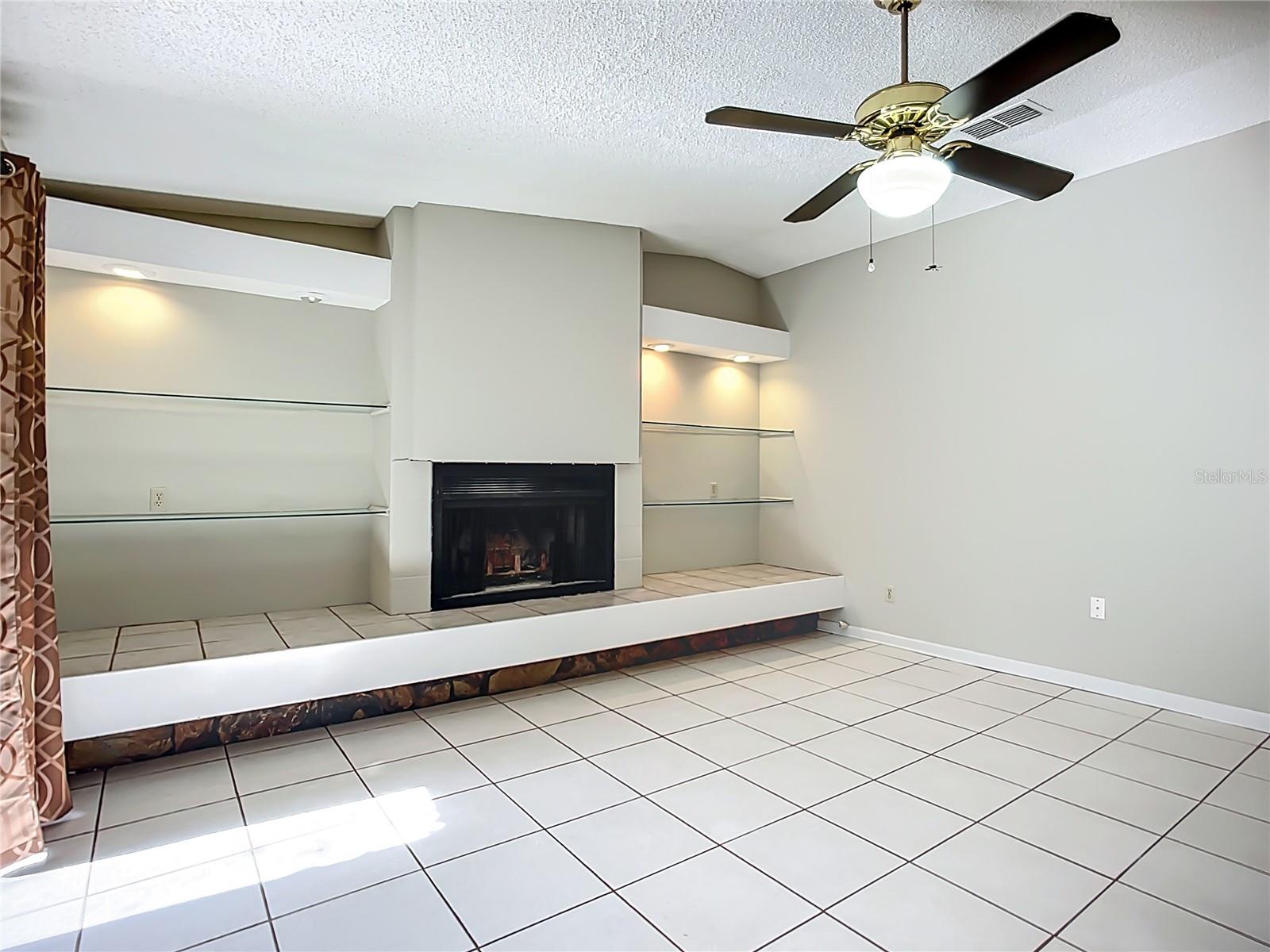Image 16 of 33 For 1623 Carter Oaks Drive