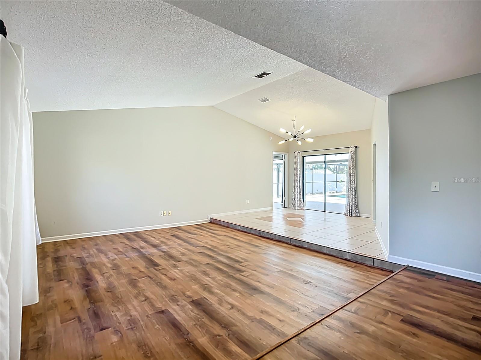 Image 4 of 33 For 1623 Carter Oaks Drive