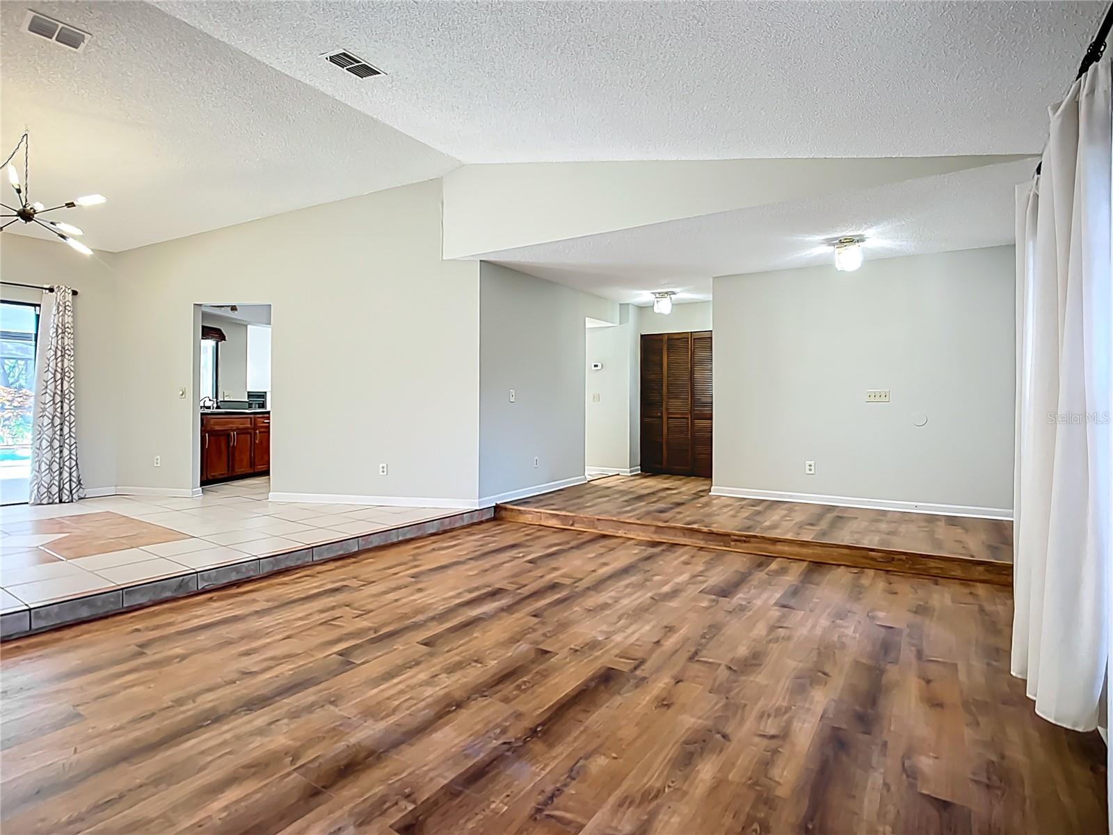 Image 7 of 33 For 1623 Carter Oaks Drive