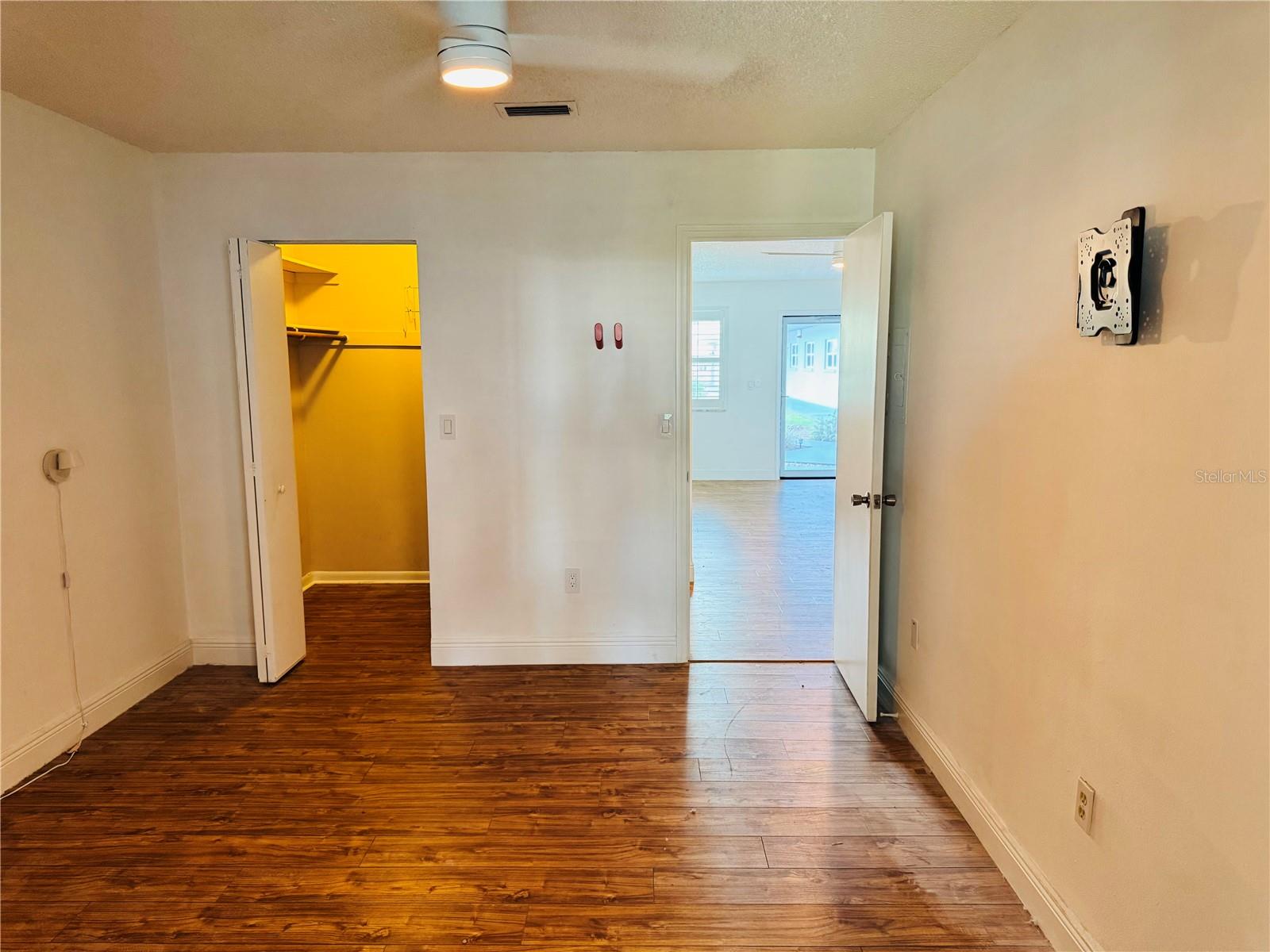 Image 9 of 25 For 5660 80th Street N C101