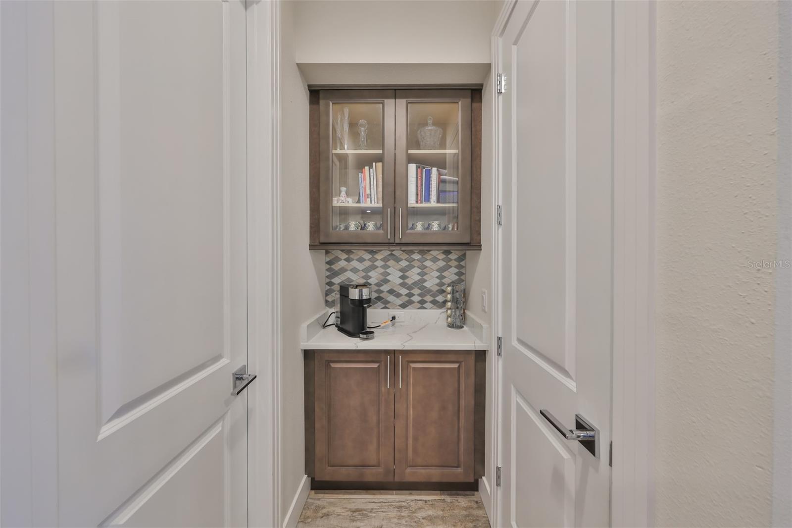 Image 9 of 45 For 4910 Mcelroy Avenue 6