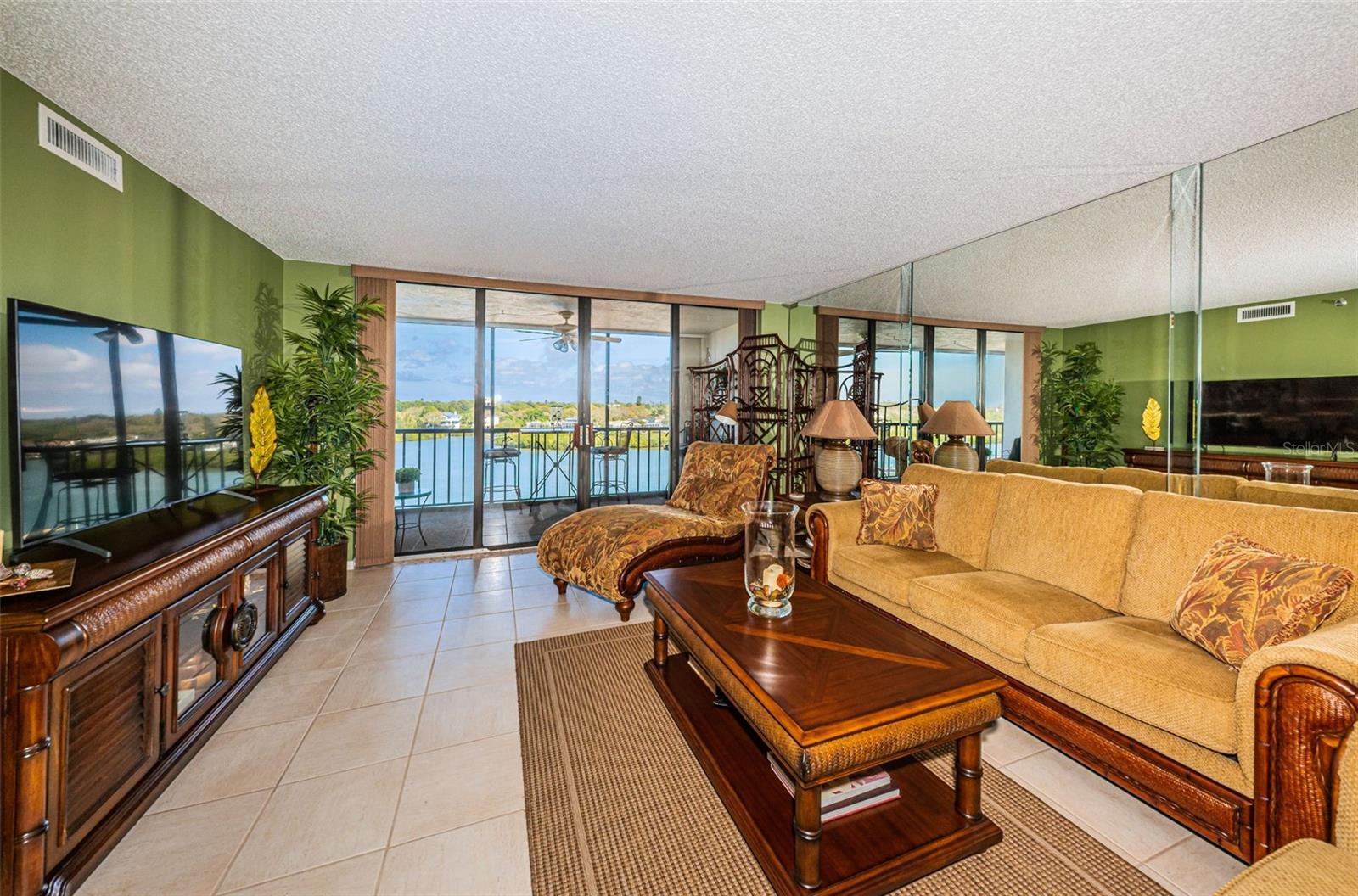 Image 10 of 40 For 19111 Vista Bay Drive 603