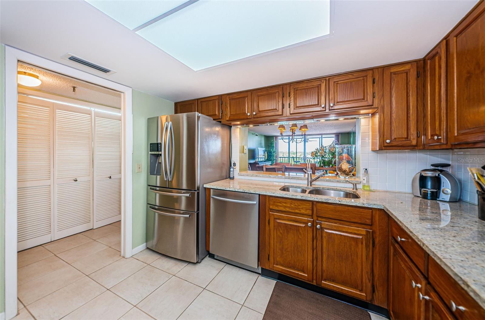 Image 6 of 40 For 19111 Vista Bay Drive 603