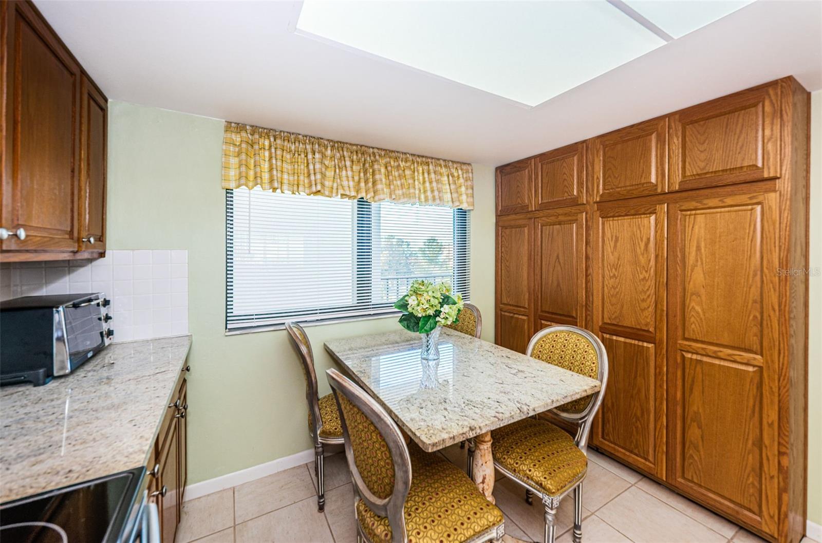 Image 7 of 40 For 19111 Vista Bay Drive 603