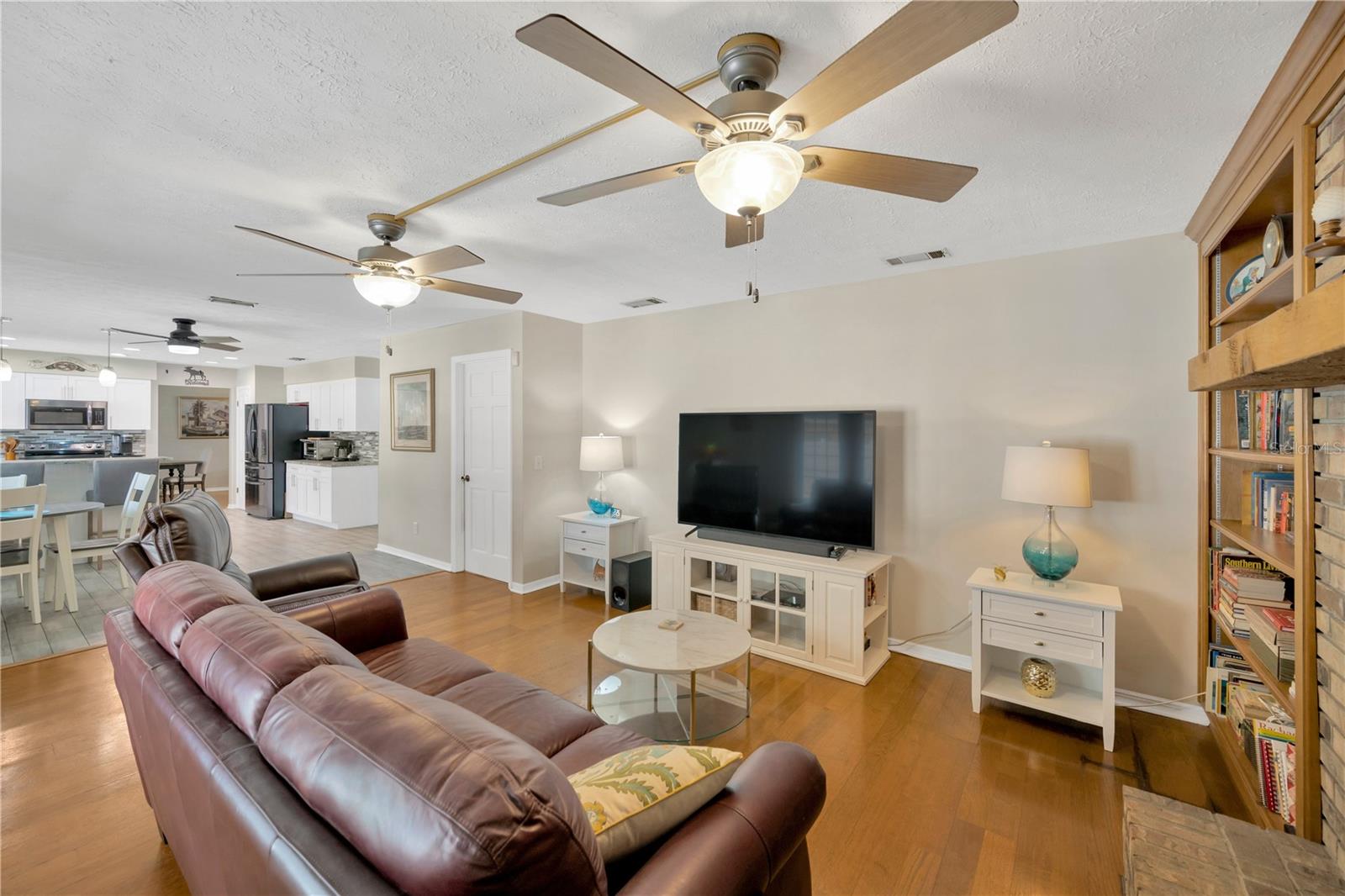 Image 17 of 42 For 701 Millifold Place
