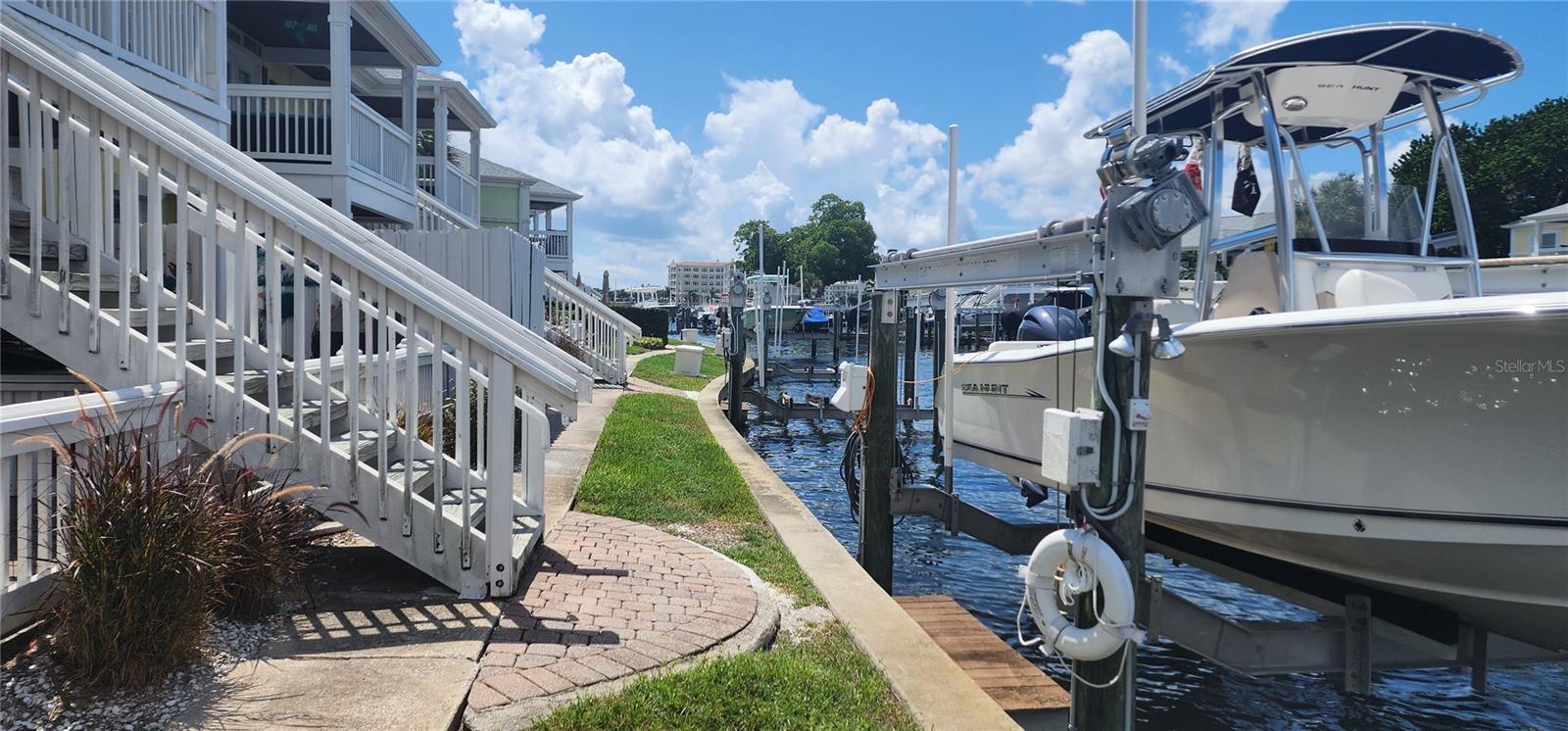 Image 15 of 20 For 5215 Coquina Key Drive Se B
