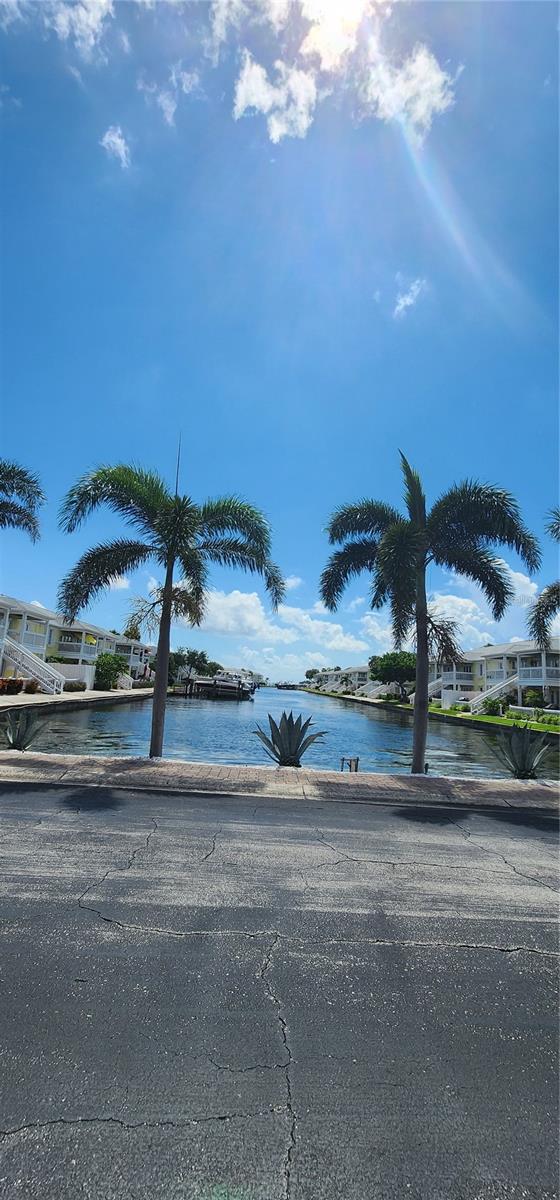 Image 16 of 20 For 5215 Coquina Key Drive Se B