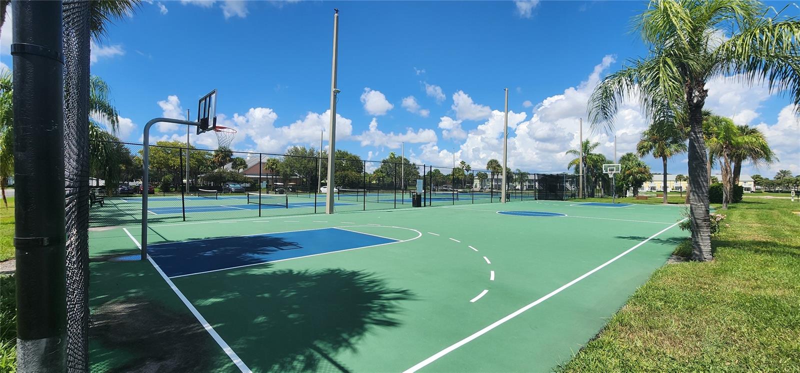 Image 17 of 20 For 5215 Coquina Key Drive Se B