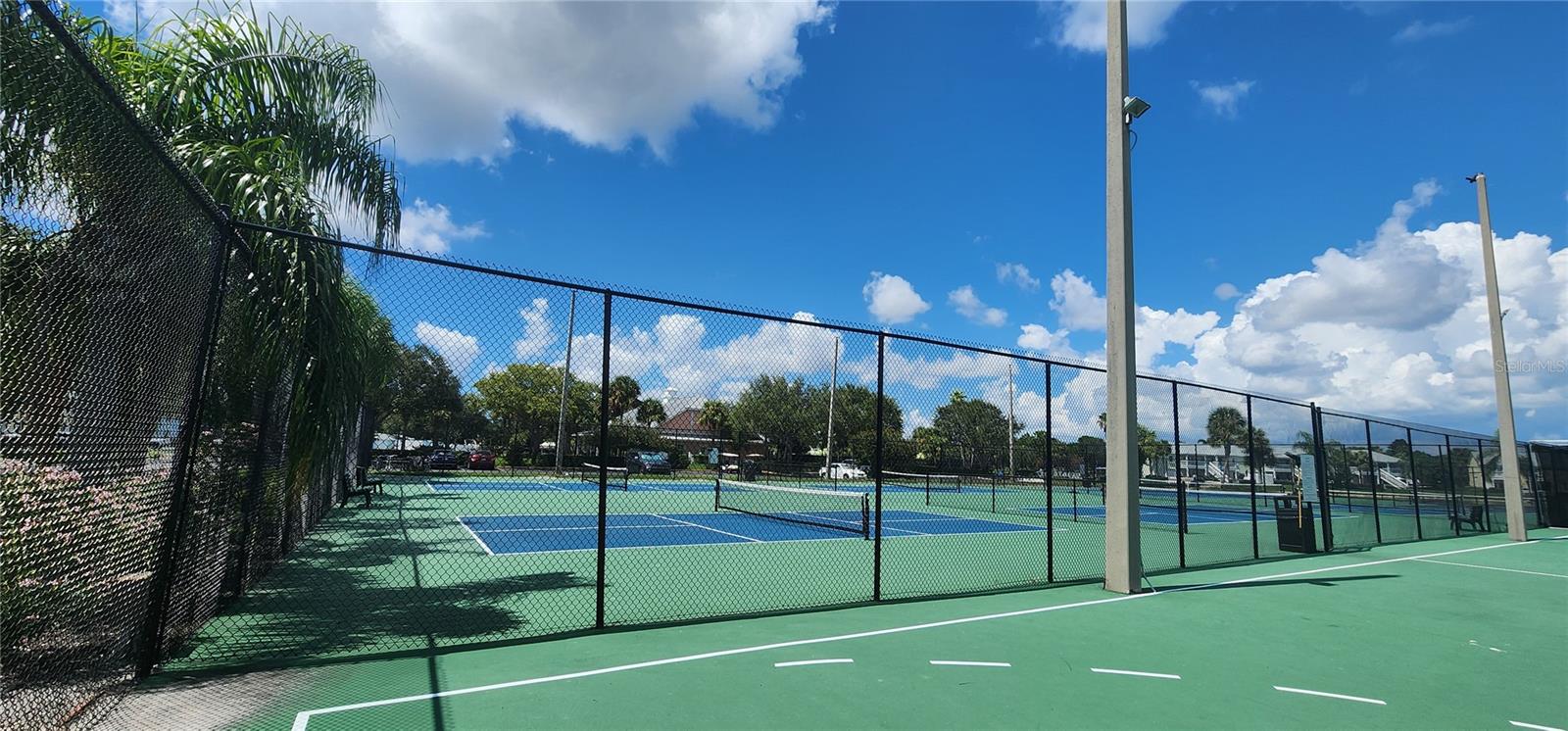 Image 18 of 20 For 5215 Coquina Key Drive Se B