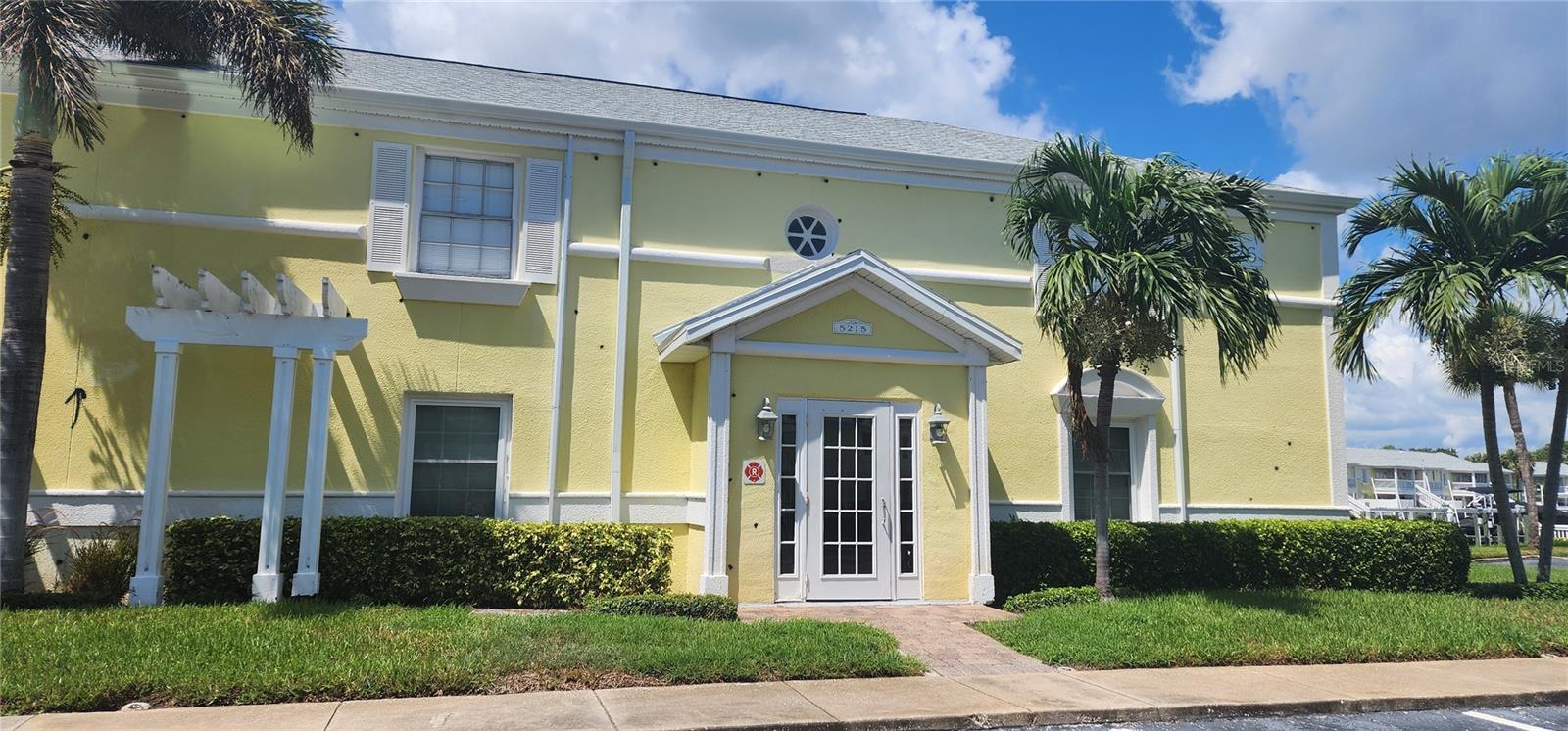 Image 2 of 20 For 5215 Coquina Key Drive Se B
