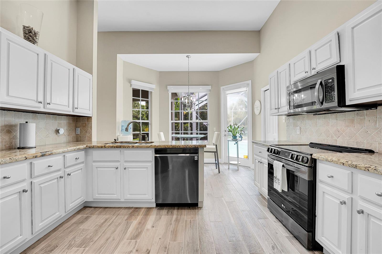 Image 10 of 44 For 9407 Pinebark Court