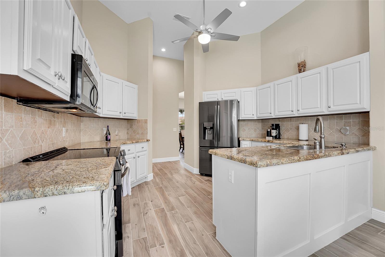 Image 11 of 44 For 9407 Pinebark Court