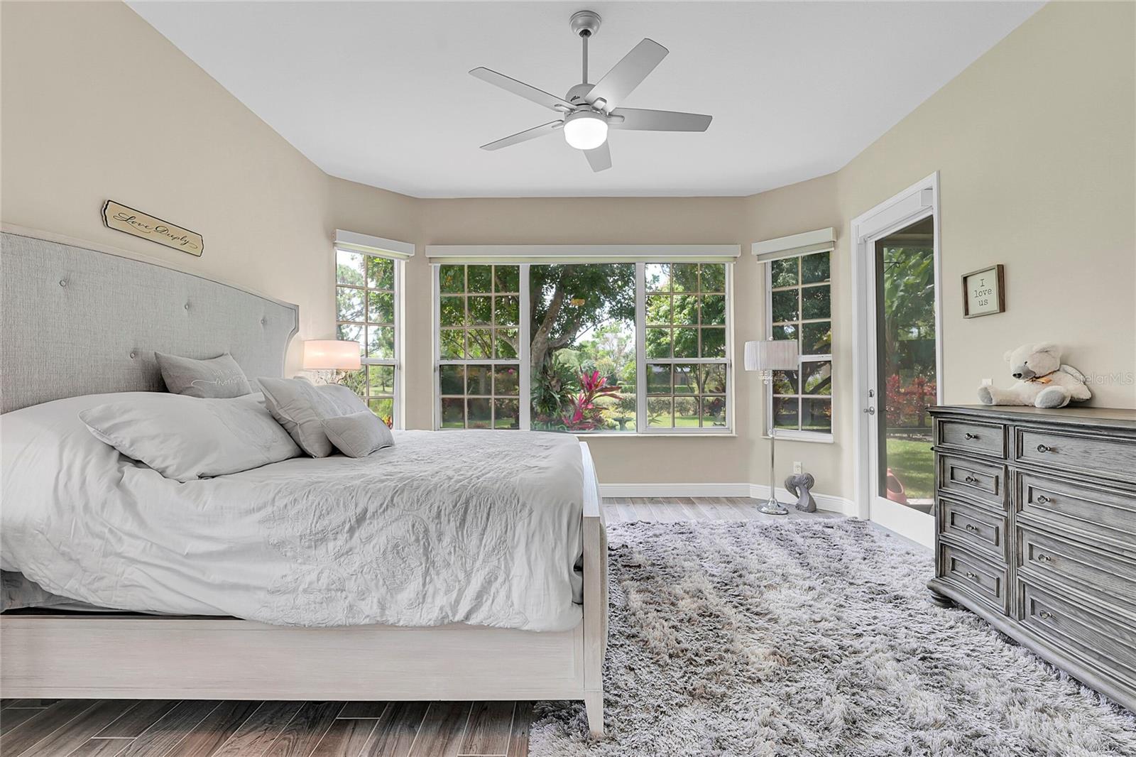 Image 14 of 44 For 9407 Pinebark Court