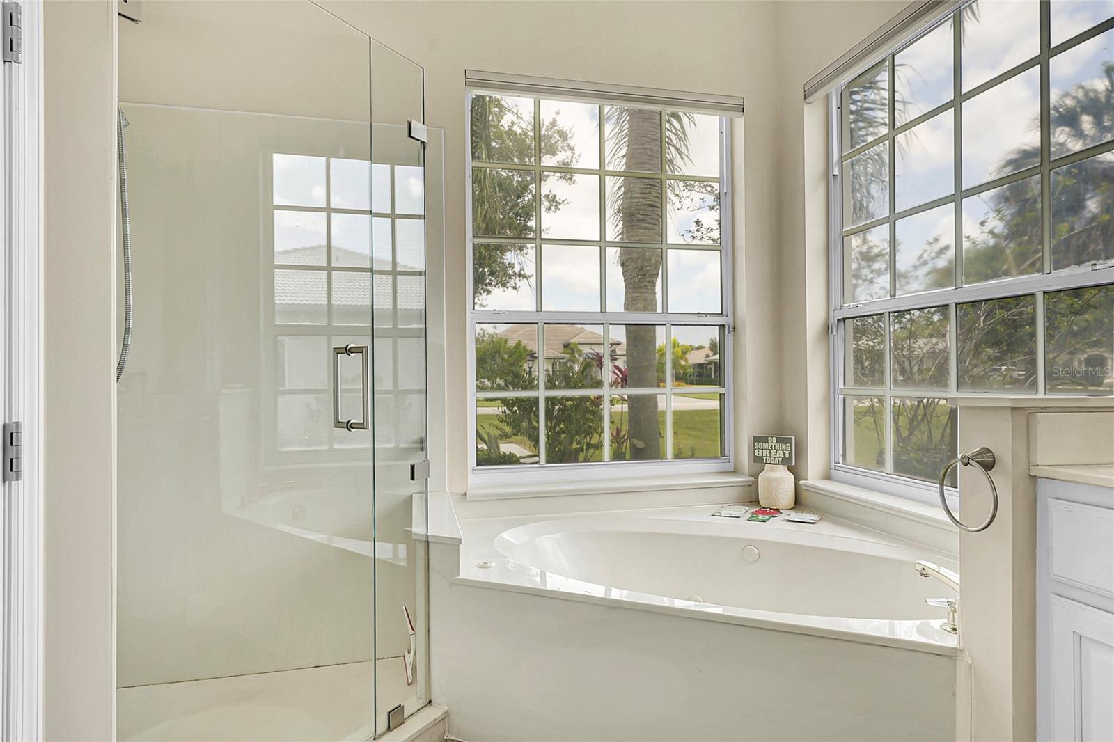 Image 17 of 44 For 9407 Pinebark Court