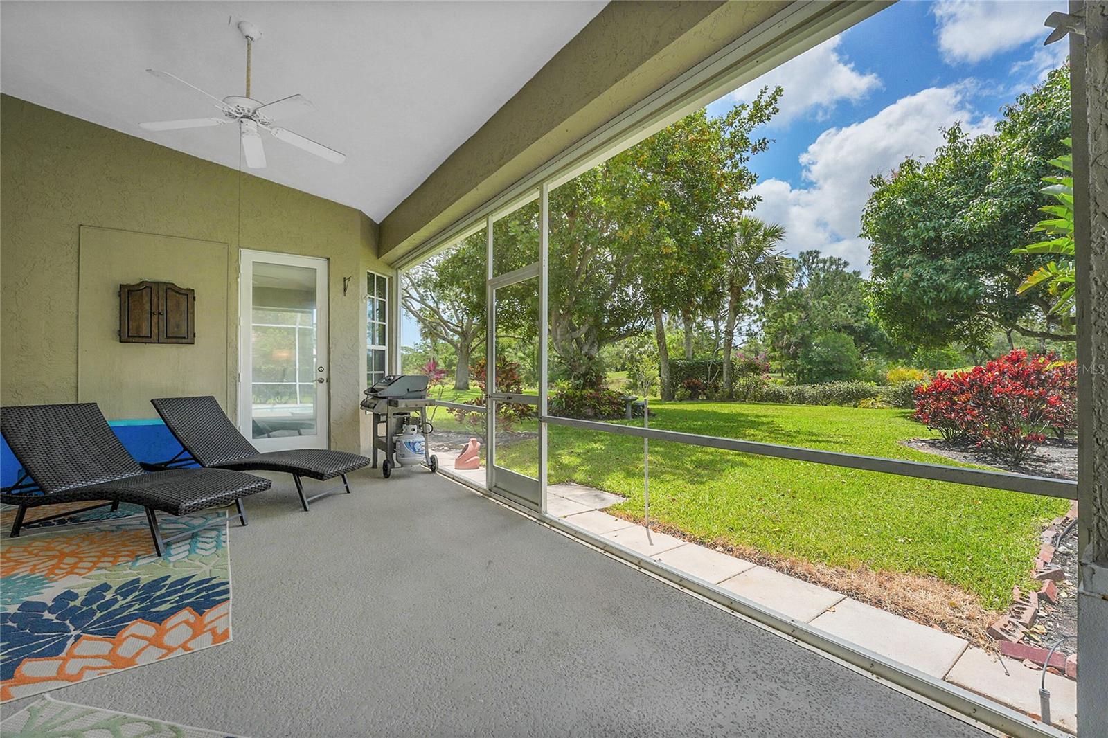 Image 25 of 44 For 9407 Pinebark Court